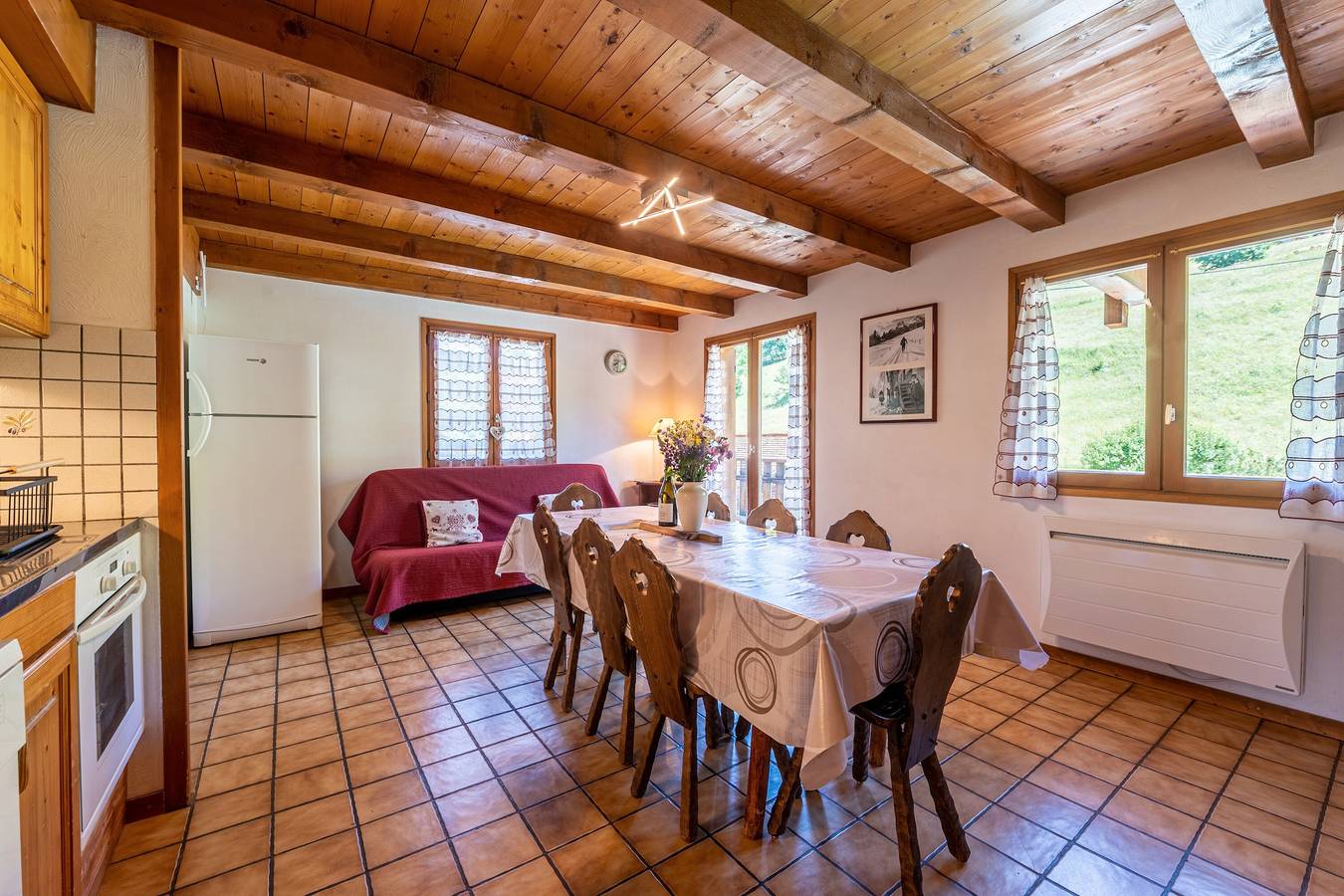Appartement entier, Appartement 'Les Chamois,Piscine Et Aire De Jeux' avec vue sur la montagne, jardin partagé et Wi-Fi in Crest-Voland, Région d'Albertville