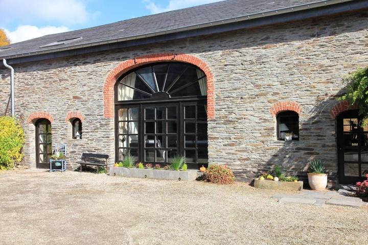 Location de vacances pour 14 personnes, avec terrasse et jardin dans Mont (Houffalize) - 2