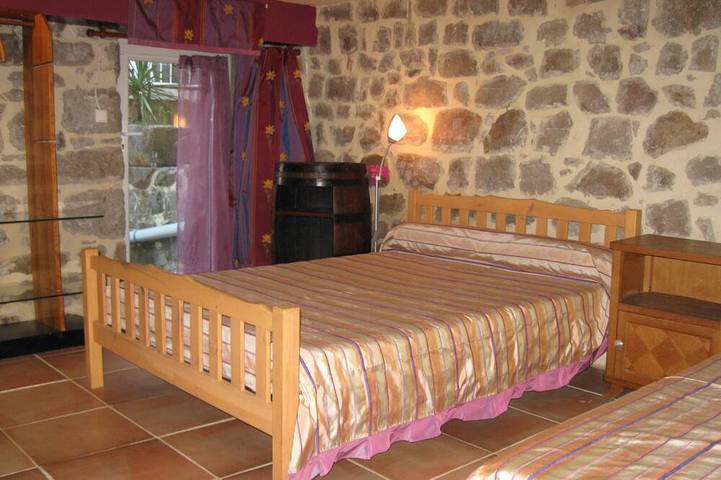 Gîte pour 4 personnes, avec piscine ainsi que jardin et terrasse, animaux acceptés à Asperjoc - 2