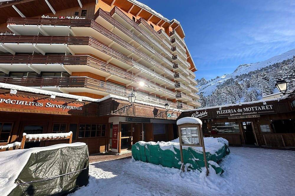 Apartamento entero, Estudio acogedor con balcón · A pie de pistas · Cerca del centro in Méribel-Mottaret, Les Allues