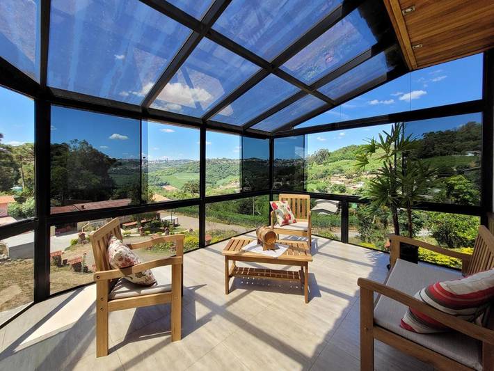Pousadas para 2 pessoas, com jardim e piscina e ainda jacuzzi em Bento Gonçalves
