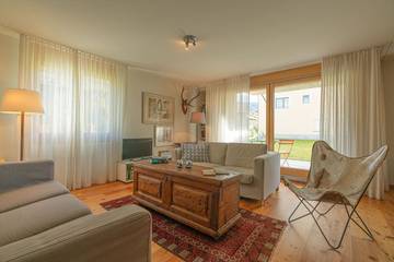 Gîte pour 4 personnes, avec terrasse et jardin dans Sils Maria