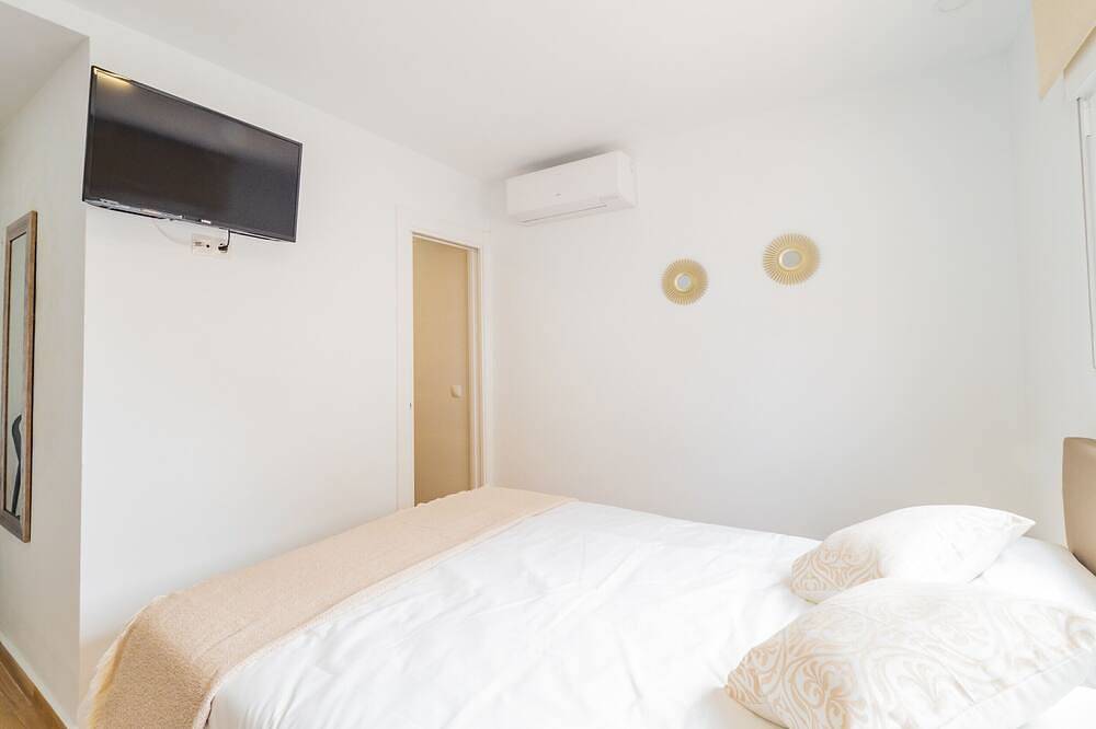 Cubo's Hostal William's Sunny 2 with Breakfast / free wifi / air conditioning in Torre de Benagalbón, Rincón de la Victoria