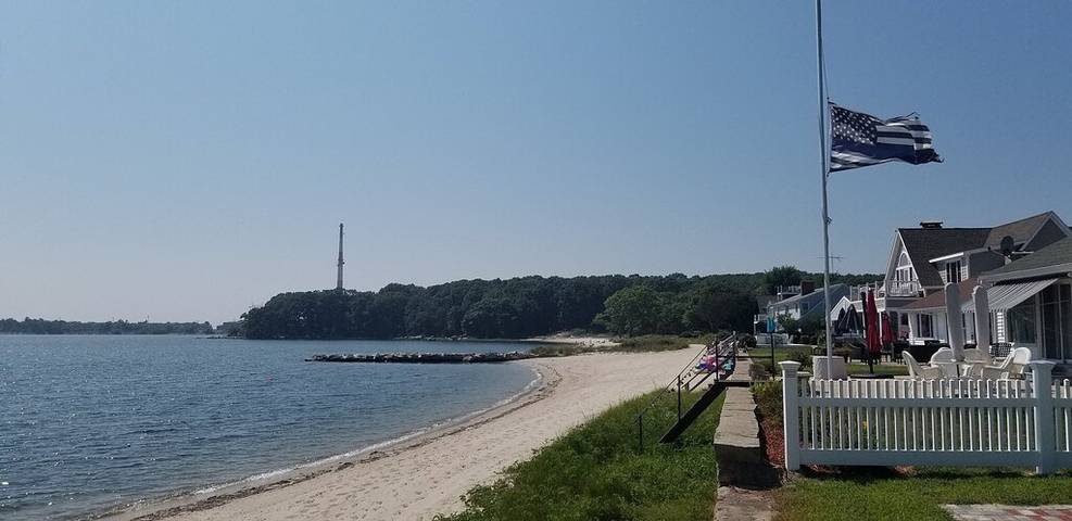 Vacation rental for 8 people, with yard in Waterford (CT)