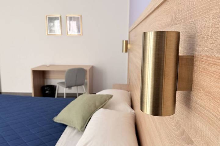 Ganze Wohnung, Discover Apartment Lorenzo, an elegant residence situated in a quiet area just 15 minutes from Florence. Tastefully furnished with high-end finishes, this apartment is designed for those seeking a refined environment that meets every need.Perfect for fam in Prato, Prato Provinz