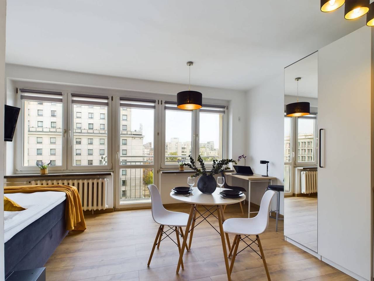 Entire studio, Krucza 23/31 | Bright Studio | Downtown | Balcony in Warsaw Śródmieście, Warsaw