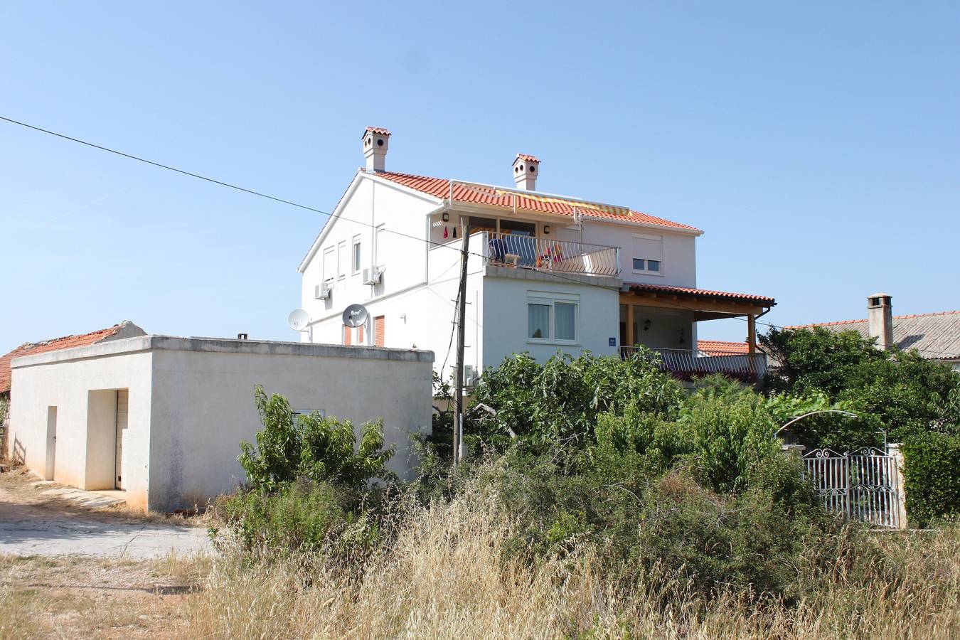 Ganze Wohnung, 1-Zimmer-Ferienwohnung mit Terrasse Bozava, Dugi otok A-8100-b in Sali, Dugi Otok