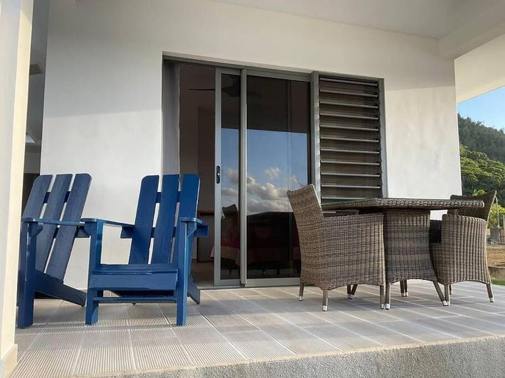 Location de vacances pour 2 personnes, avec piscine ainsi que jardin et jacuzzi dans Fare - 4