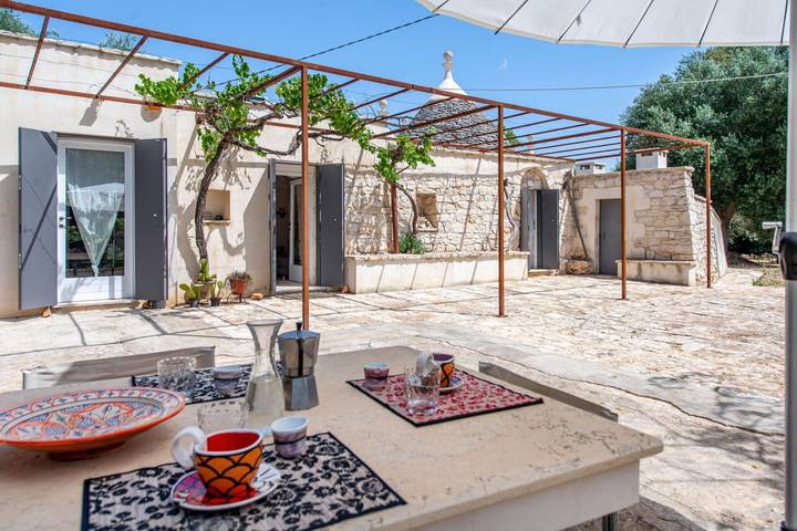 Trullo per 7 persone, con terrazza, con animali domestici in Salento