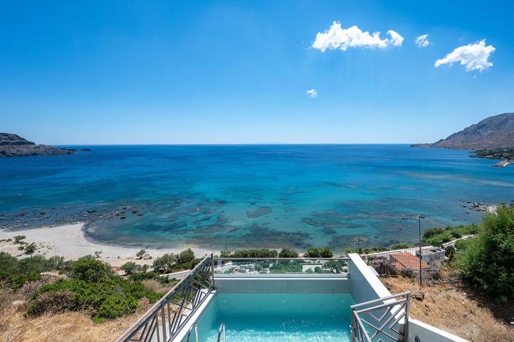 Ferienhaus für 7 Personen, mit Balkon und Terrasse sowie Pool