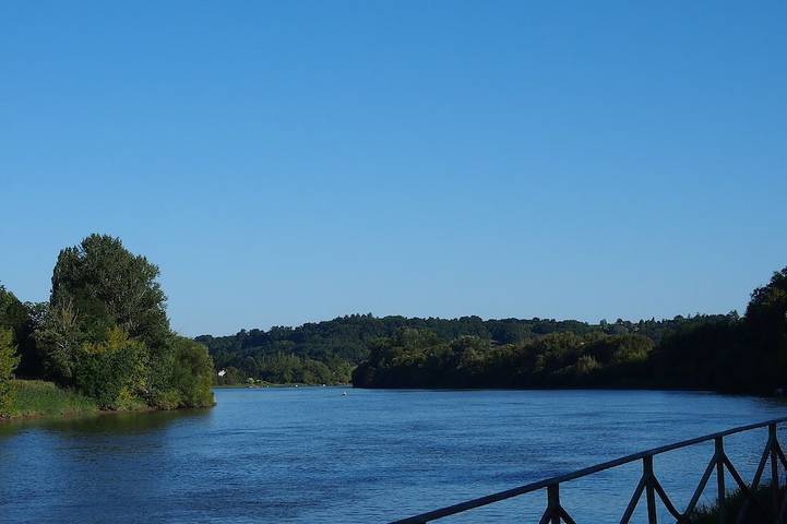 Location de vacances pour 12 personnes, avec terrasse à Cabara