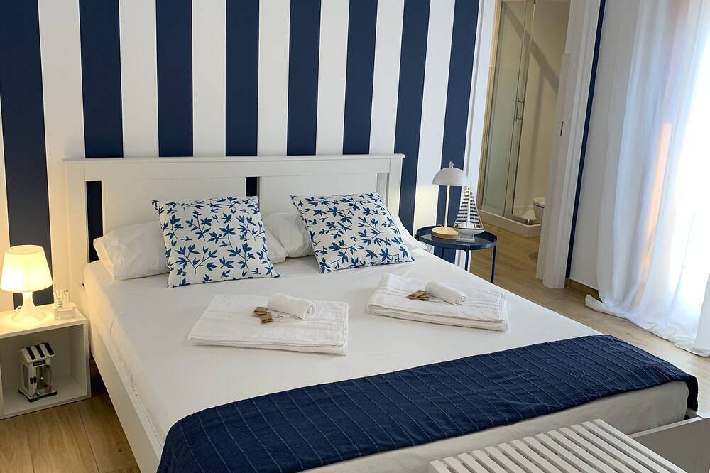 West Beach Bedroom in Milazzo, Messina Provinz