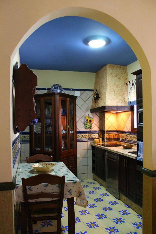 Location de vacances pour 10 personnes, avec vue ainsi que terrasse et piscine, animaux acceptés à Carcabuey - 4