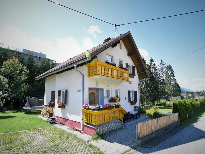 Ferienwohnung für 4 Personen, mit Pool und Garten sowie Balkon - 1