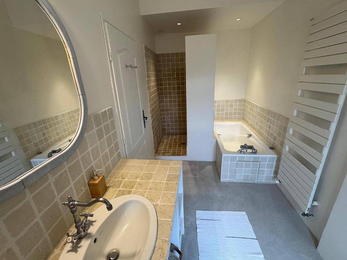 Deluxe Double Room with Two Double Beds in Clansayes, Région de nyons