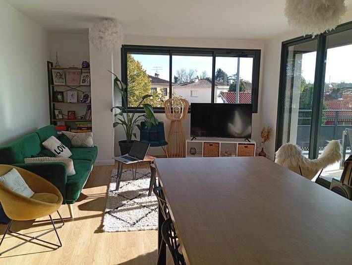 Location de vacances pour 7 personnes, avec jardin ainsi que vue et piscine à Quint-Fonsegrives