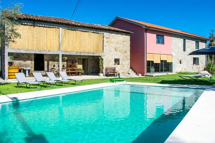 Casa de férias para 13 pessoas, com Varanda e Terraço e ainda Jardim and Piscina em Vila Verde