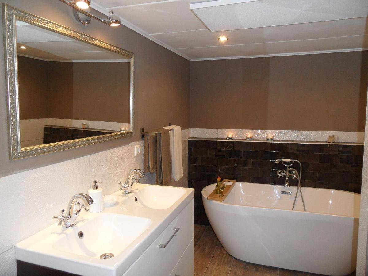 Family Room with Private Bathroom in Pantenburg, Bernkastel-Kues en Omgeving