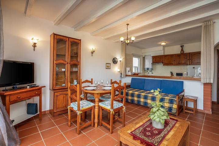 Entire apartment, Apartment 'Casa Doce' with Shared Pool, Wi-Fi and Air Conditioning in Alvor, Faro District