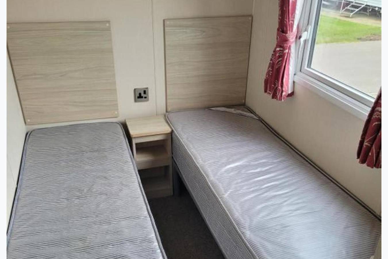 Holiday Home Sleeps 10 in Point Clear, St Osyth