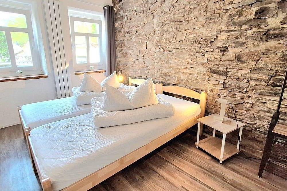 Ferienhaus Enztal (bis 14 Personen) - Südeifel Familien- u. Gruppenferienhäuser in Zweifelscheid, Eifelkreis Bitburg-Prüm