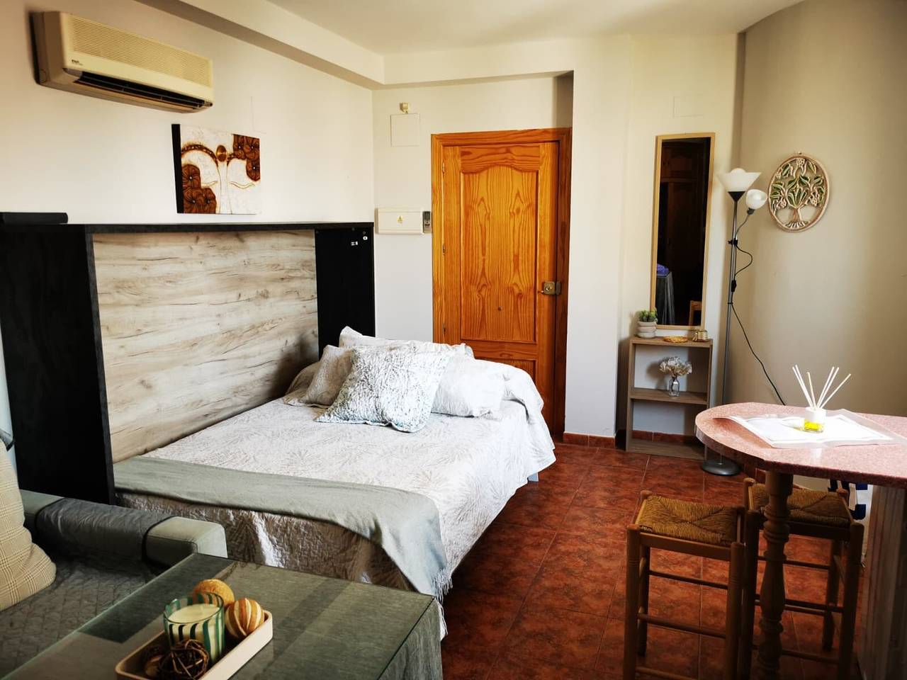 Apartamento entero, Apartamento 'La Ruta del Olivar' con aire acondicionado in Zuheros, Sierras Subbéticas