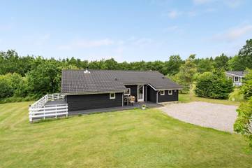 Ferienhaus für 6 Personen, mit Pool und Sauna sowie Whirlpool und Terrasse in Arrild