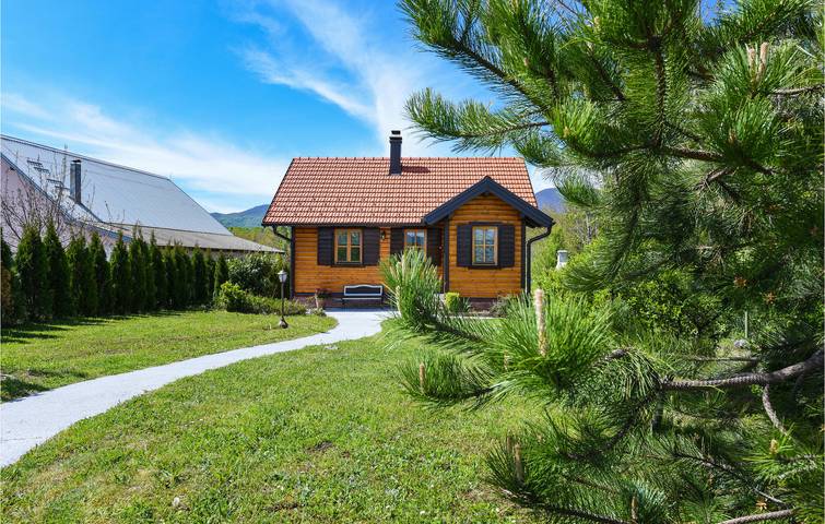 Charmantes Apartment mit einem Schlafzimmer, Pool und Terrasse in Flussnähe in Lovinac, Lika-Senj