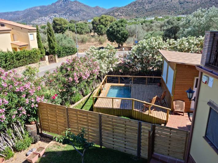 Bungalow pour 4 personnes, avec Jardin à Roses