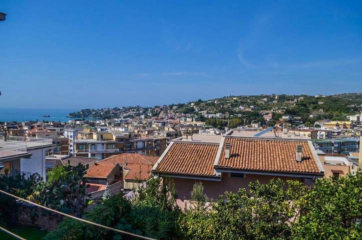 Ferienhaus für 7 Personen, mit Balkon und Terrasse sowie Ausblick
