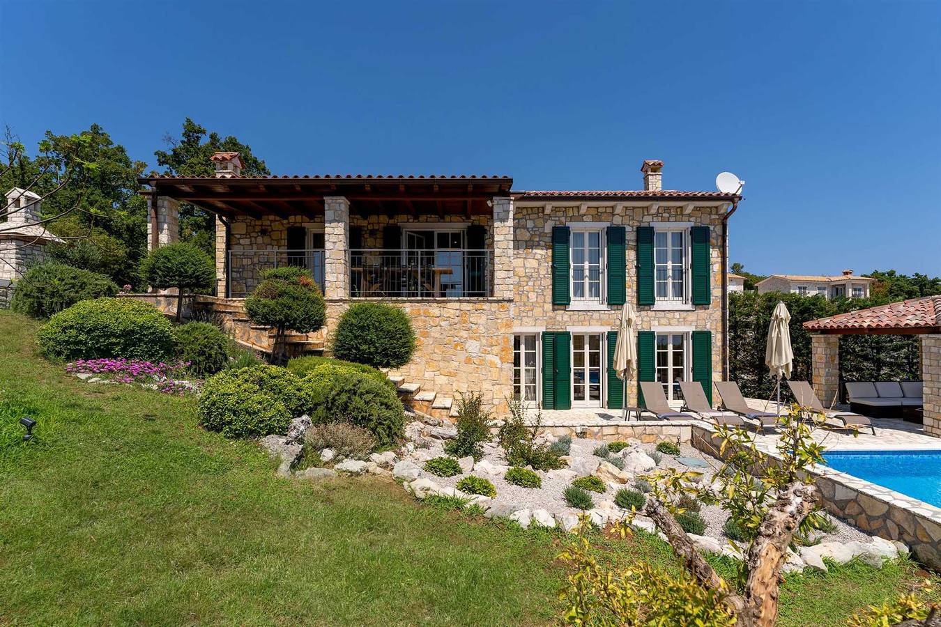 Fröhliche Meerblick-Villa Franka in ruhiger Lage in Rabac, Ostküste Istrien
