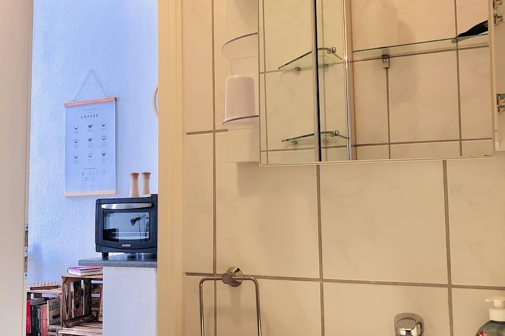 Ganze Wohnung, Idyllische Ferienwohnung auf altem Bauernhof mit Wallbox in Emmerthal, Weserbergland