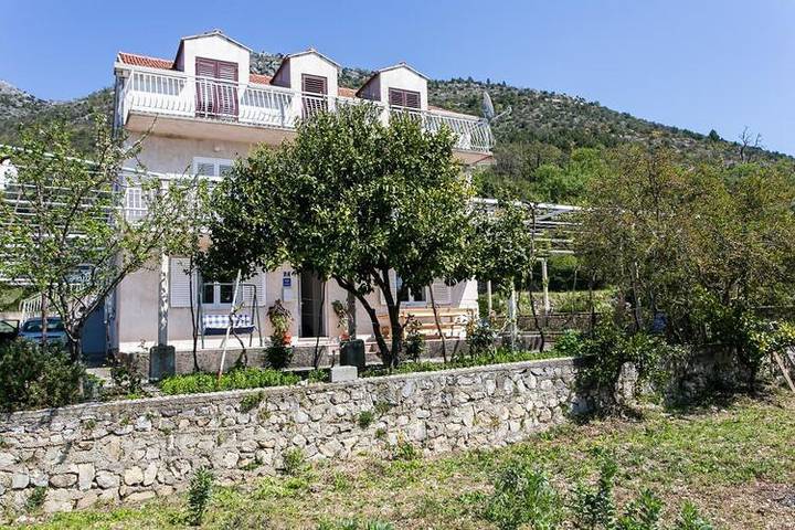 Agriturismo per 6 persone, con terrazza, con animali domestici in Grad Dubrovnik