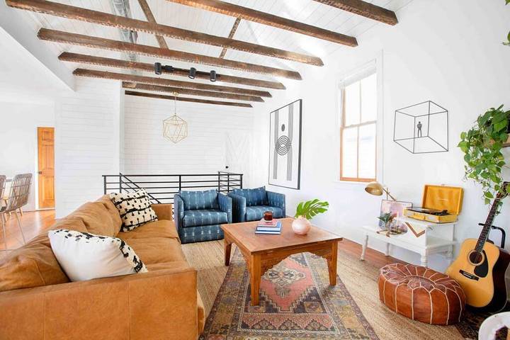 Vacation rental for 8 people, with yard and balcony in Charleston