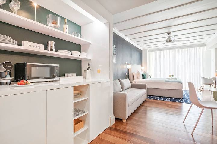 Vacation rental for 4 people, with balcony and hot tub in Coconut Grove