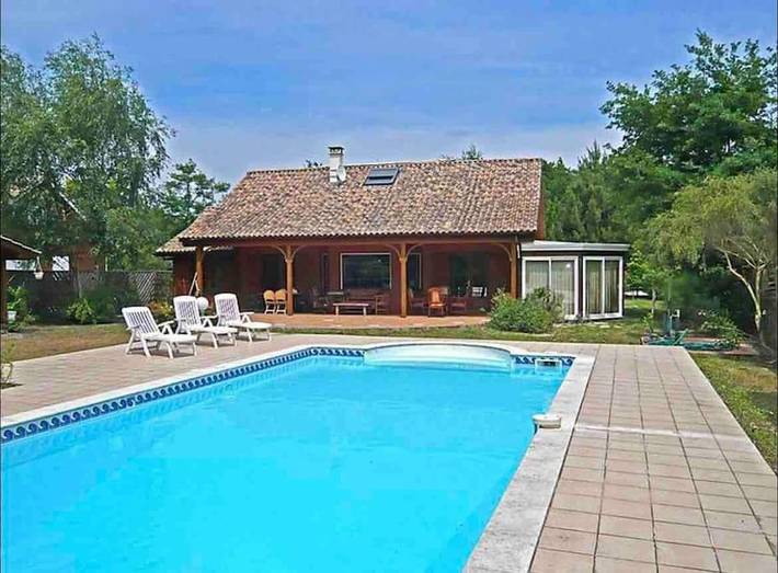 Chalet para 10 personas, con jardín además de piscina y terraza - 1