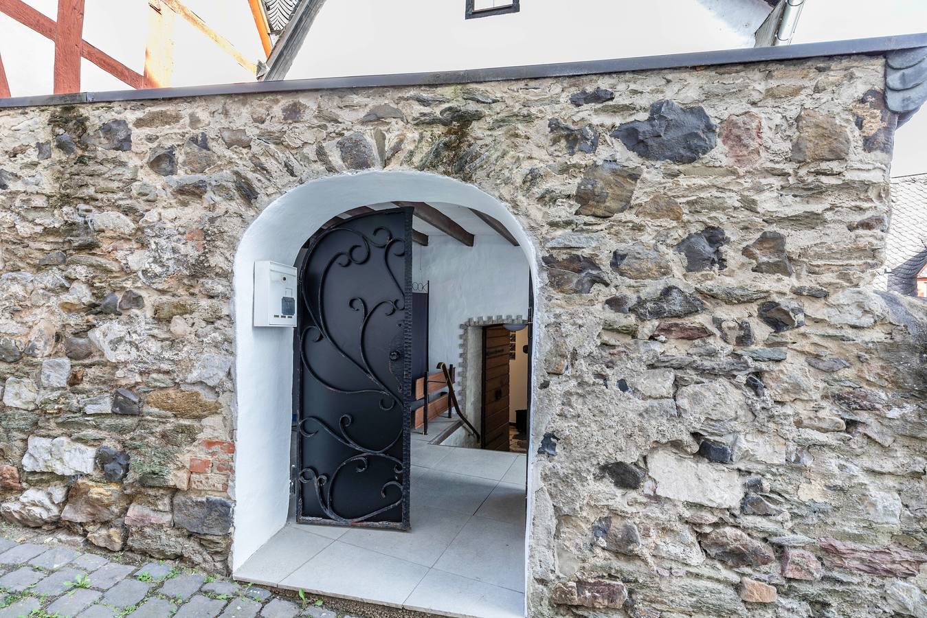 Ganze Wohnung, Apartment 'Werner-Senger-Haus Oben' mit gemeinsamer Terrasse und Wlan in Limburg, Landkreis Limburg-Weilburg