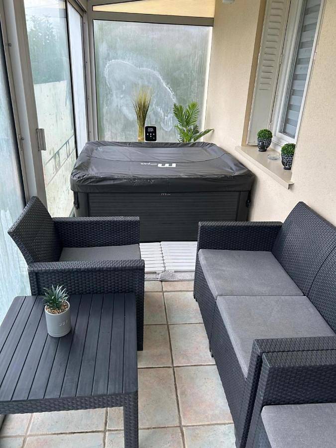 Location de vacances pour 6 personnes, avec piscine ainsi que jacuzzi et jardin à Bretenoux - 4