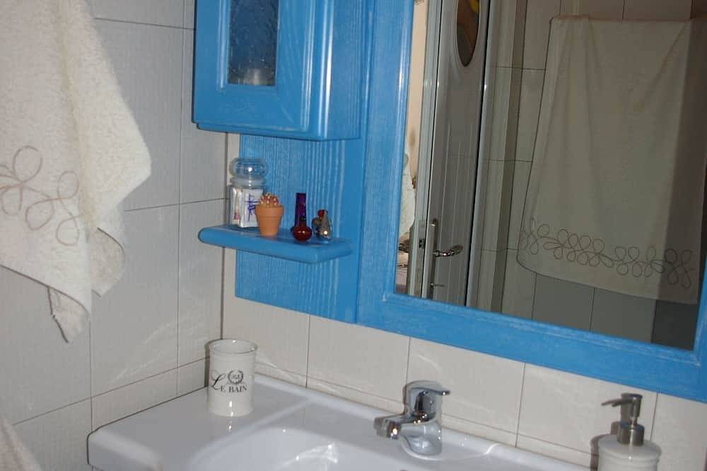 Ganze Wohnung, Spetses Island bezauberndes Studio mit Meer- und Pinienblick in Spetses