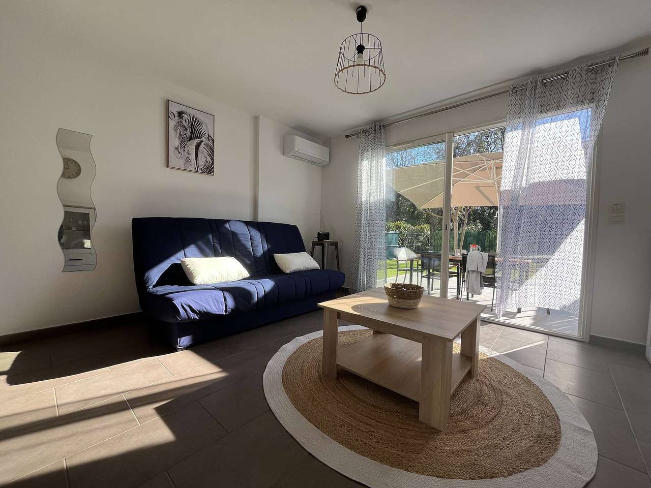 Appartamento intero, Ground-floor apartment with garden, Ac, garage, close to beach, 4 sleeps in Poggio-Mezzana, Corte e dintorni