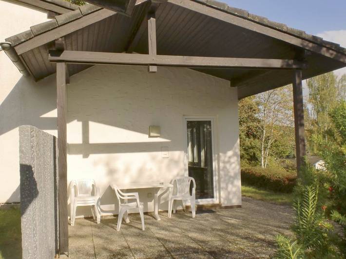 Ferienhaus für 4 Personen, mit Ausblick und Garten sowie Seeblick in Rheinland-Pfalz - 4