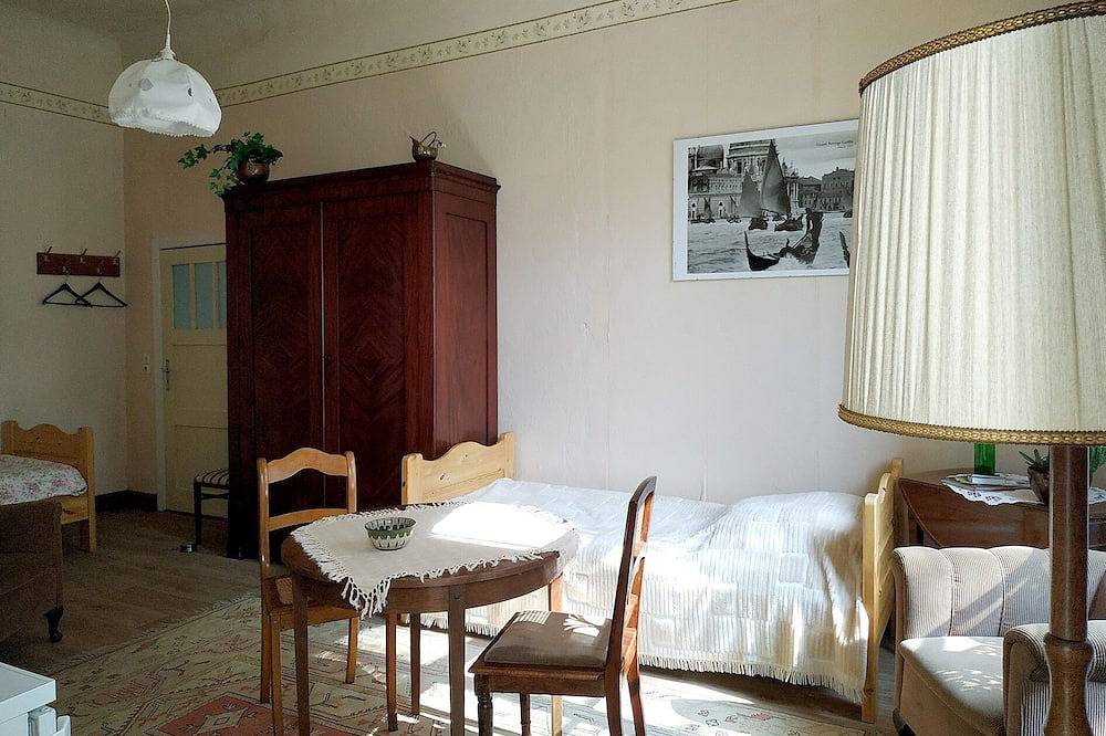 Ganze Wohnung, Gutshaus Polßen - Urlaub in der Uckermark in Gramzow, Uckermark