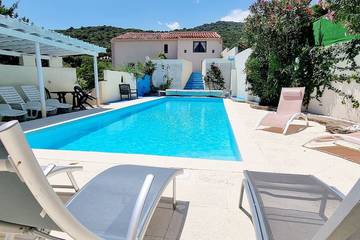 Gîte pour 11 personnes, avec balcon et jardin à Caixas