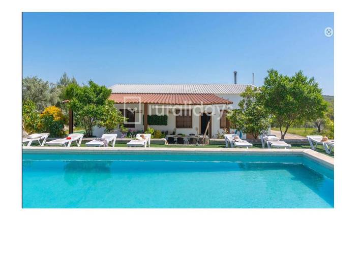 Apartamento para 10 personas, con Balcón y Terraza además de Jardín y Piscina en Lucena