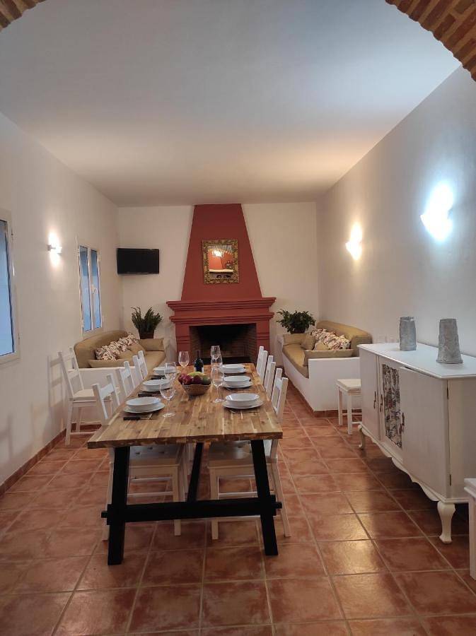 Casa de vacaciones para 10 personas, con jardín además de piscina y vistas, Se admiten mascotas en Sierra Norte de Sevilla - 4