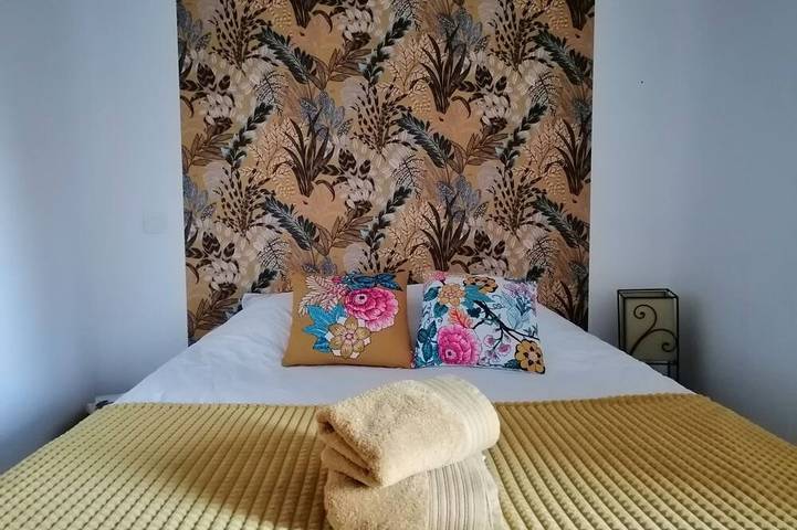 Location de vacances pour 4 personnes, avec jardin à Chantenay-Villedieu