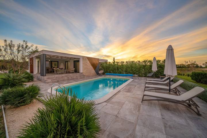 Villa pour 6 personnes, avec jardin et piscine à Nin - 2