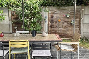 Location de vacances pour 9 personnes, avec jacuzzi et jardin à Nargis (actrice)