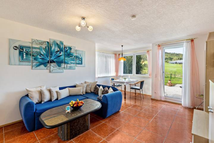 Appartement entier, Appartement 'Ayleen' avec vue sur la montagne, terrasse privée et Wi-Fi in Hechingen, Neckar-Alb