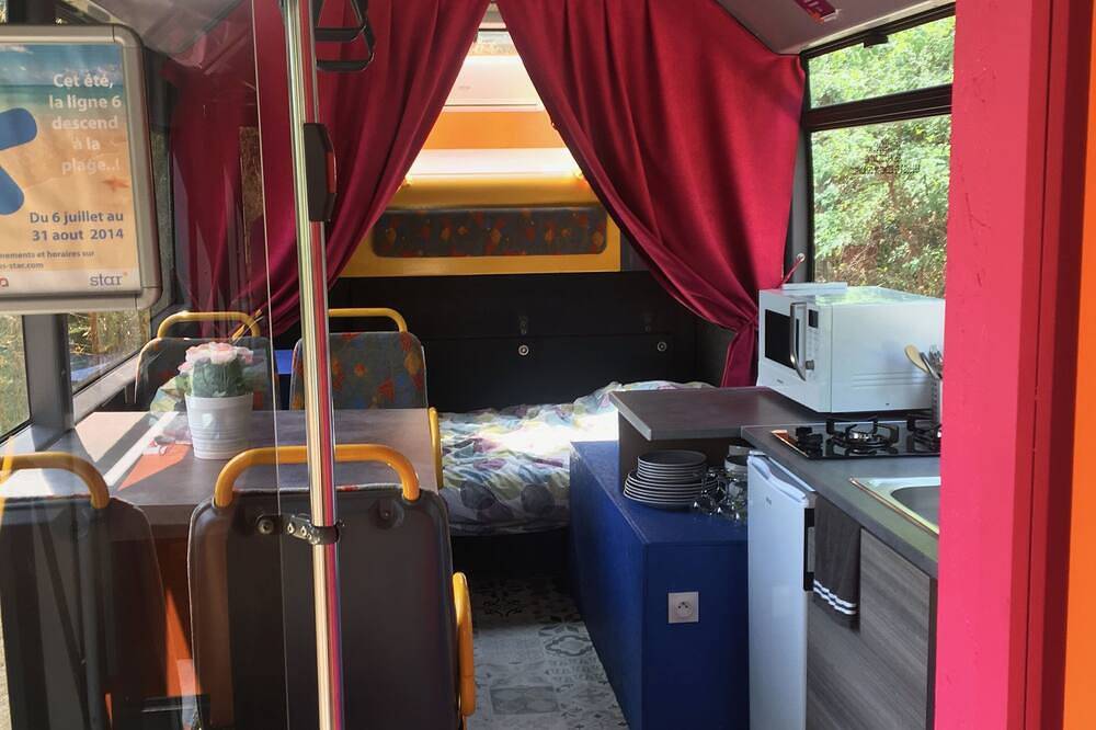 Unusual 4-person accommodation with swimming pool in Roanne, Roanne region